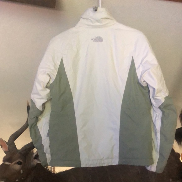 The North Face winter coat p2422 - Picture 6 of 12